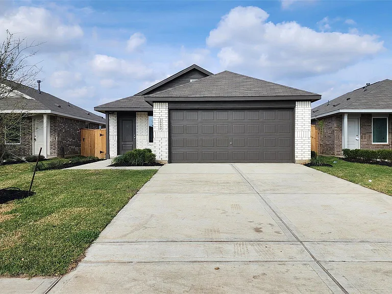 26850 Cascade Sunrise St — Photo 1