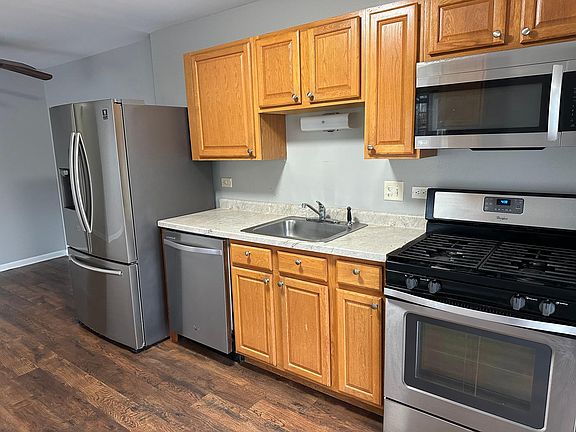 2nd image of 1021 Glouchester Hbr Unit 1021