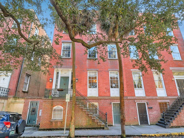 203 E York St #1 — Photo 10