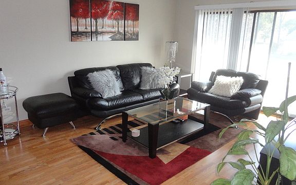 3rd image of 7100 W 95th St APT 105