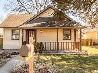 300 Bird Ave, Bartonville, IL