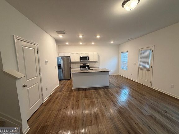 5th image of 1410 Ben Park Way