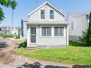 33 Old Ferry St, Marshfield, MA 02050