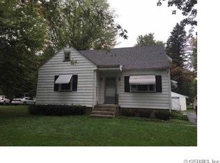40 Furlong Rd, Rochester, NY 14623