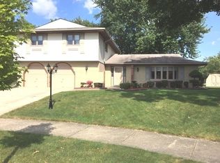 231 Fairfield Ct, Bloomingdale, IL 60108