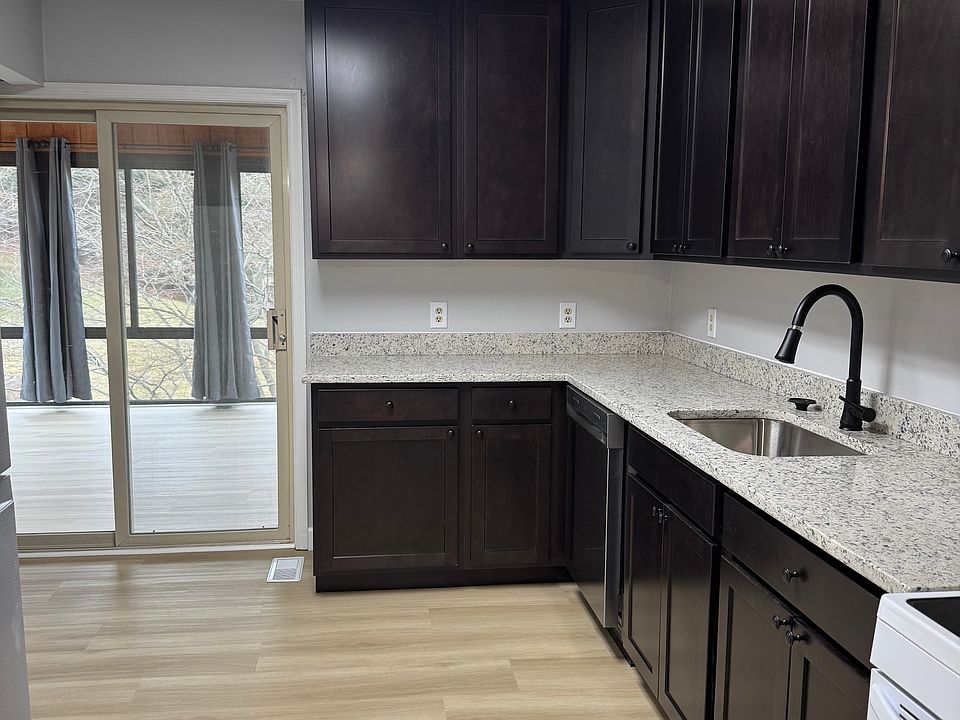 1st image of 939 Wampler Ln