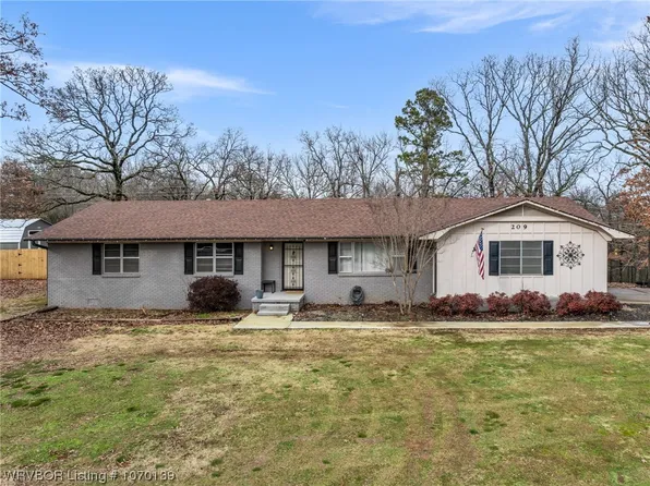 209 Poe Ave, Poteau, OK 74953