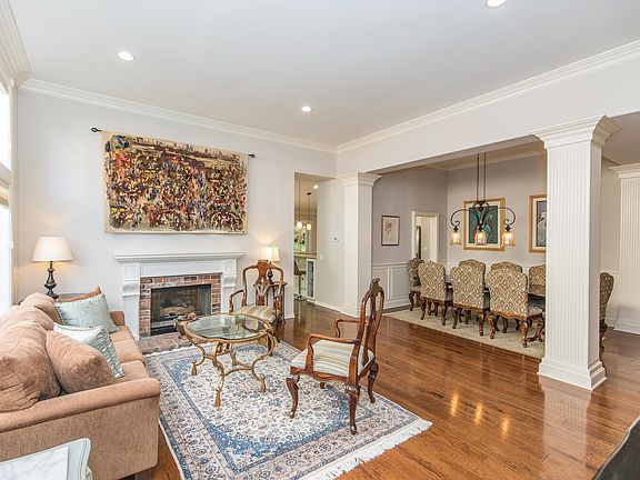 2nd image of 2465 Gillingham Cir