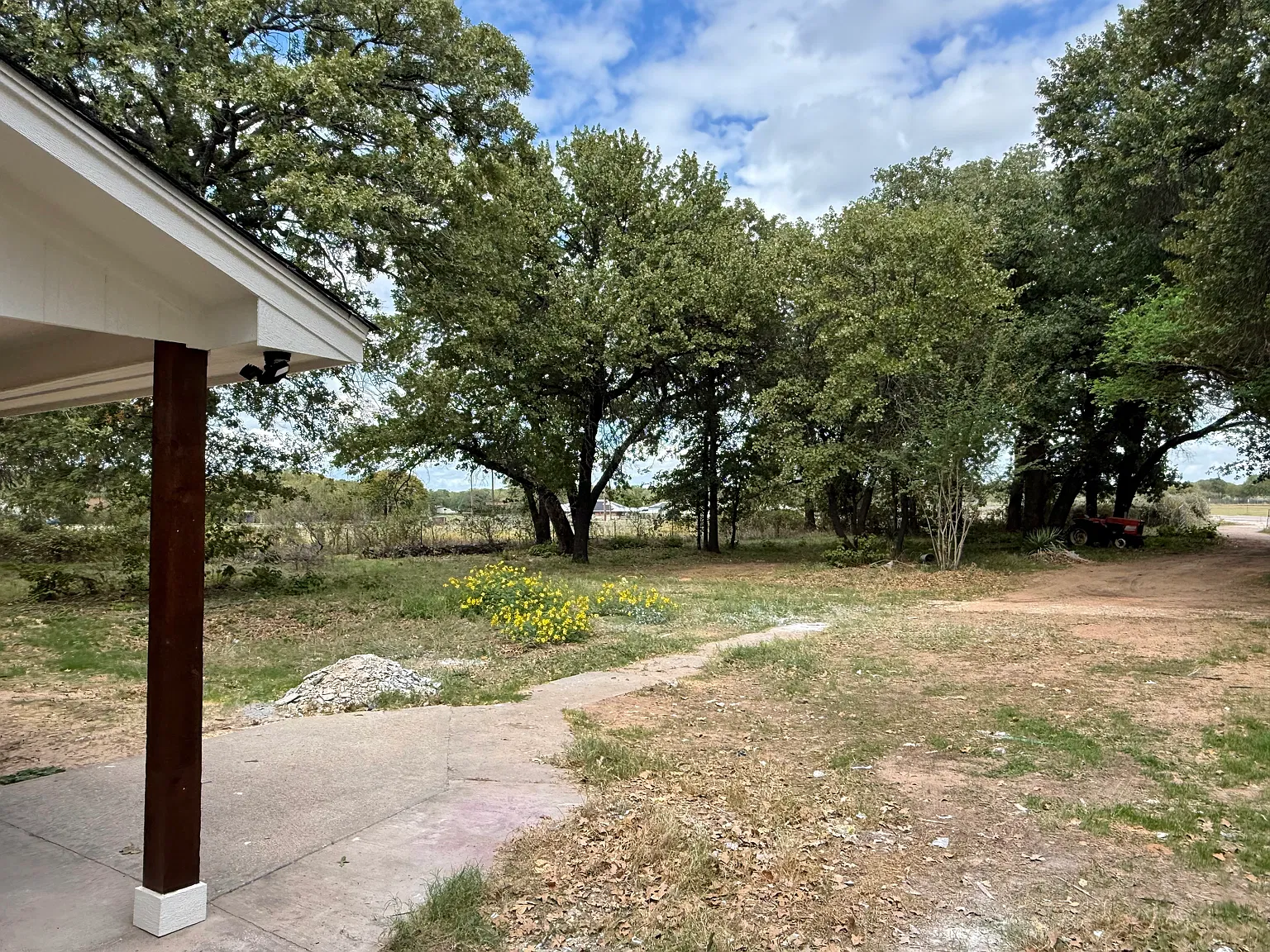 5 bed, 2328 sqft, $3,600 — Photo 4