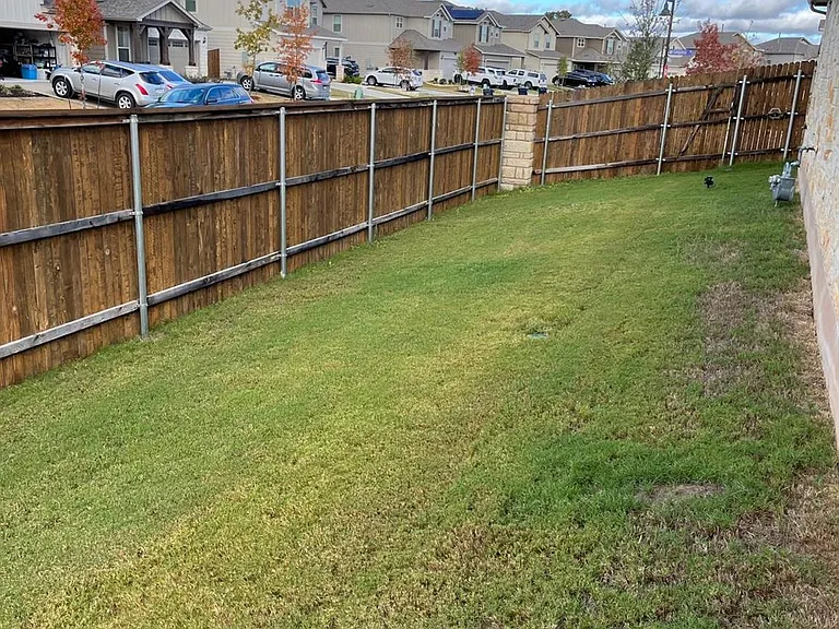 221 Compania Dr — Photo 24