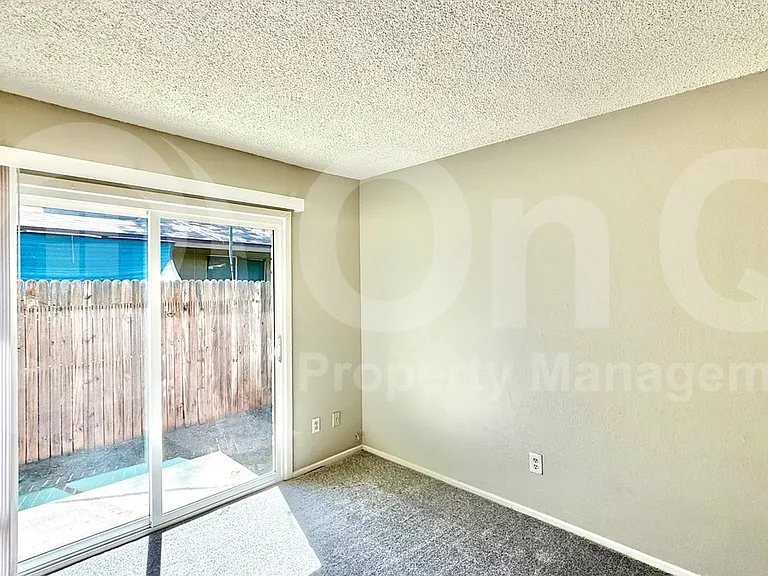 2201 W Belmont Ave #4 — Photo 9