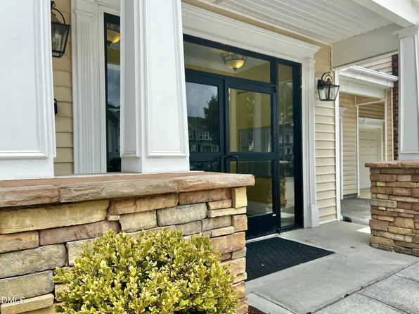 2810 Bedford Green Dr APT 305, Raleigh, NC 27604