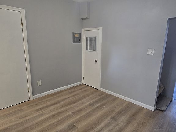 4th image of 112 Van Horne St