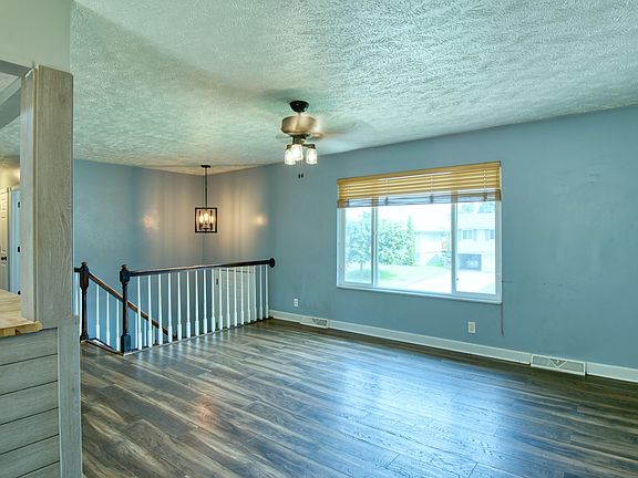 4th image of 5616 S 139th St