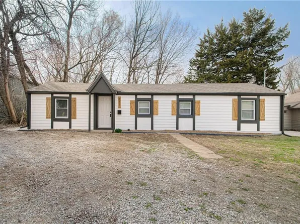 531 W Loula St, Olathe, KS 66061