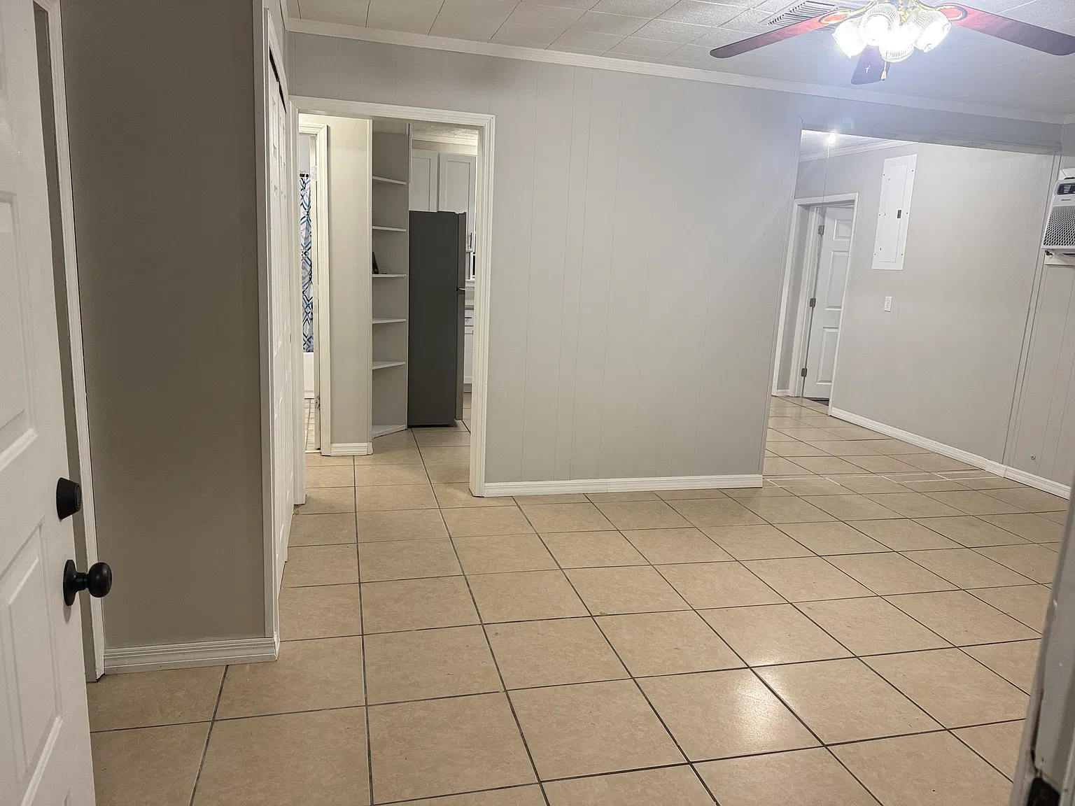 3 bed, $1,900 — Photo 3