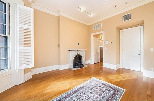 5th image of 86 Marlborough St APT 5