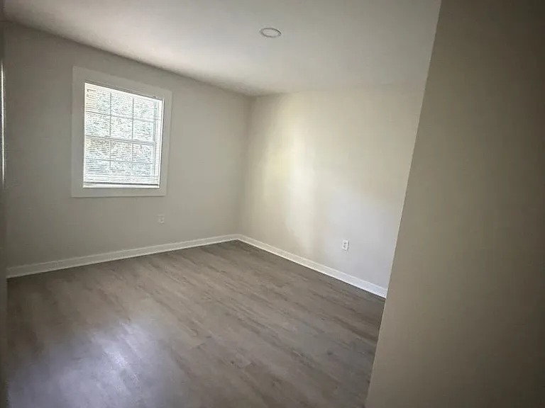 734 Spring St — Photo 5