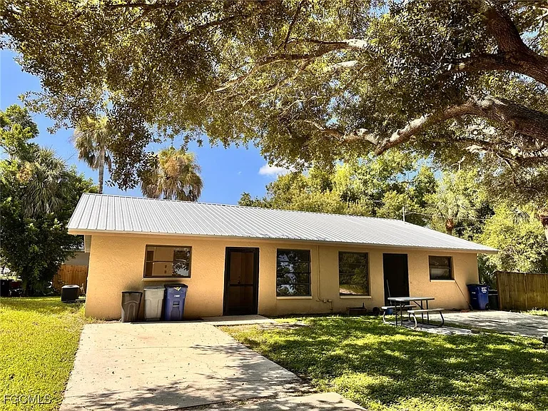 16363 Teresa Ln — Photo 3