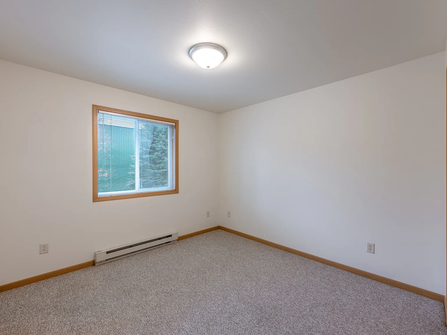 2 bed, 950 sqft, $990 — Photo 4