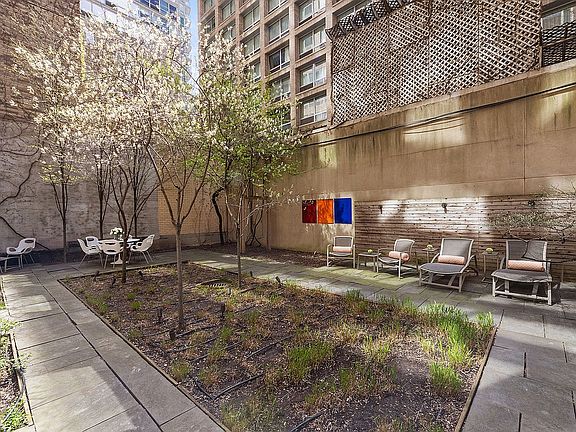 4th image of 130 W 67th St #1AB