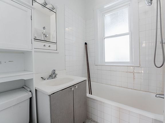 4th image of 4440-4448 N Western Ave #4446-1A