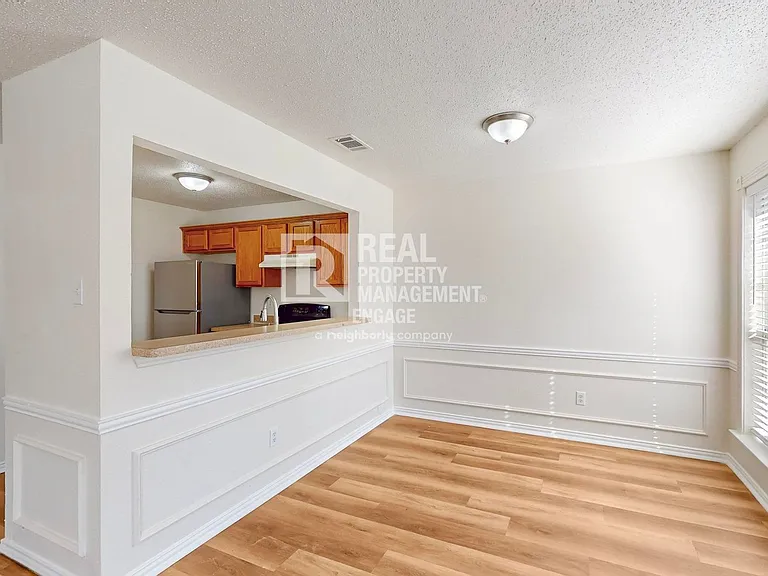 404 Truman Arlington — Photo 10
