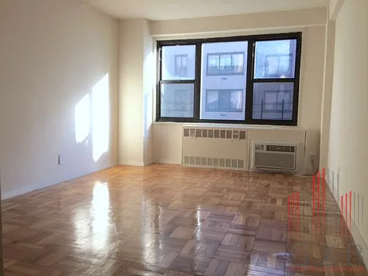 Rented by Avenues Real Estate | media 26