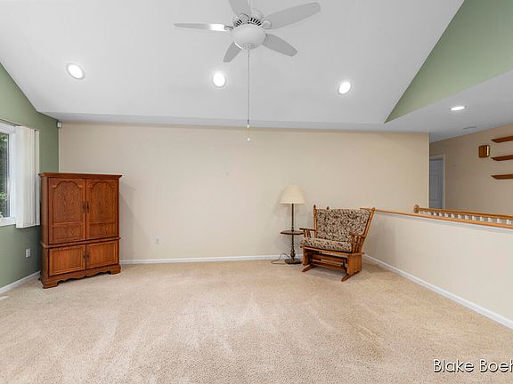 5th image of 12988 Grand River Dr SE