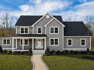 101 Laurel Rd #36, Hooksett, NH 03106