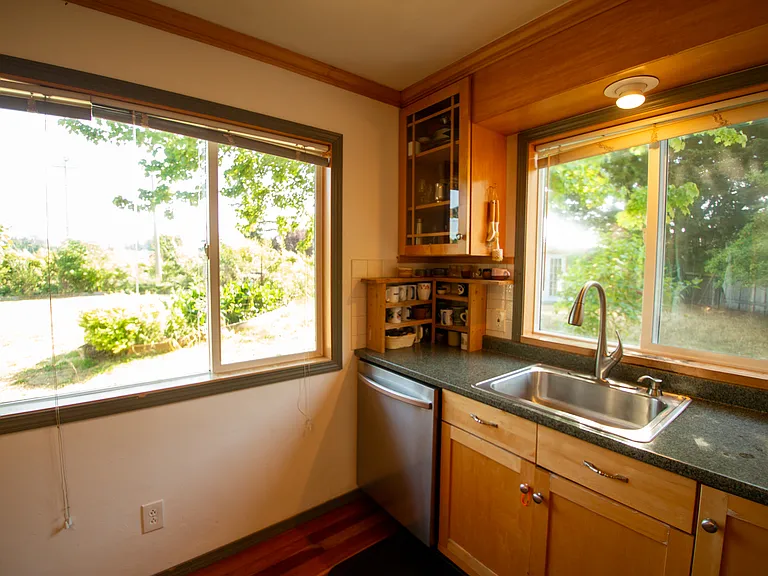 1281 E Anderson Rd — Photo 10