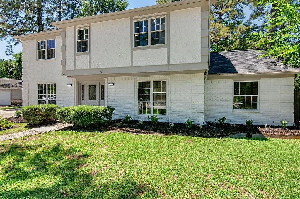 4 bed, 2.5 bath, 2270 sqft, $2,700 — Photo 3