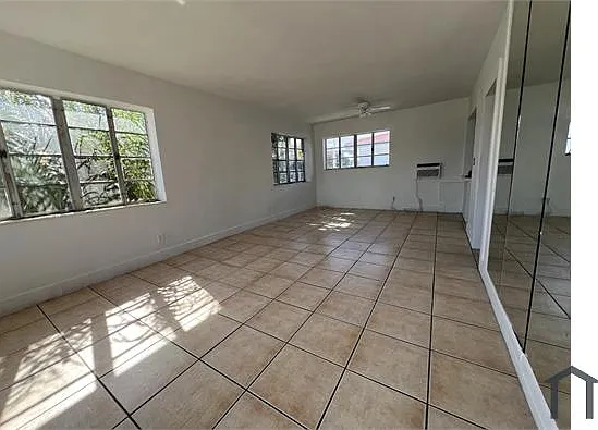 3 bed, $2,100 — Photo 3