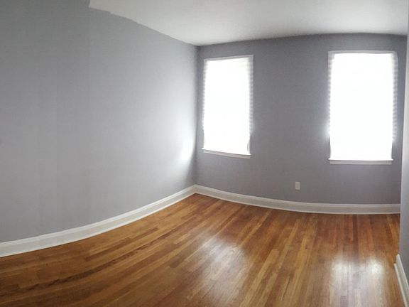 Second upper bedroom