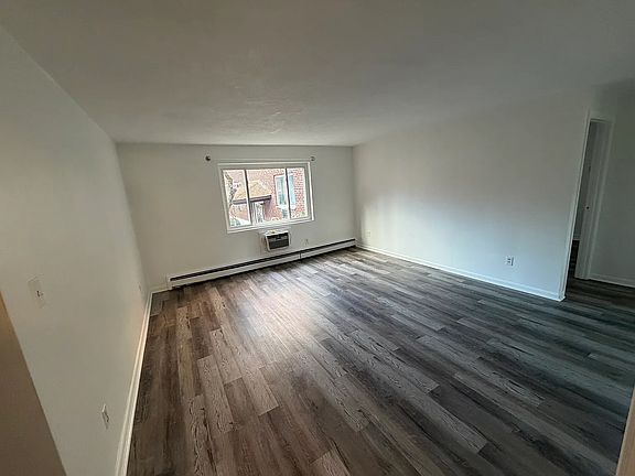 2nd image of 30 Bryon Rd APT 1