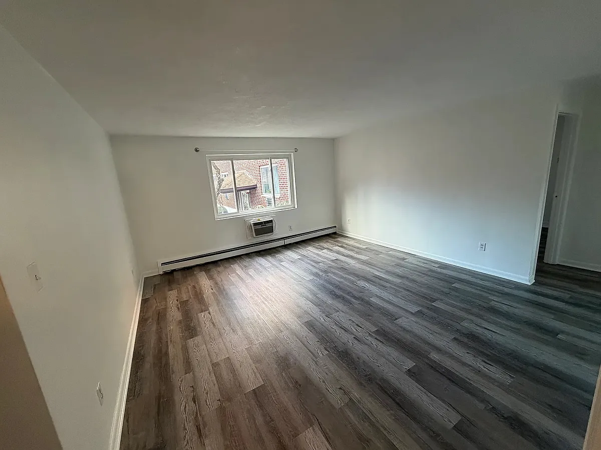 Building Photo - 30 Bryon Rd #1
