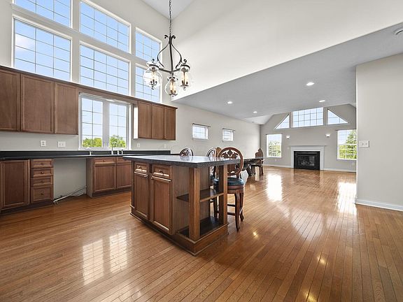 2nd image of 9945 Juliana Cir