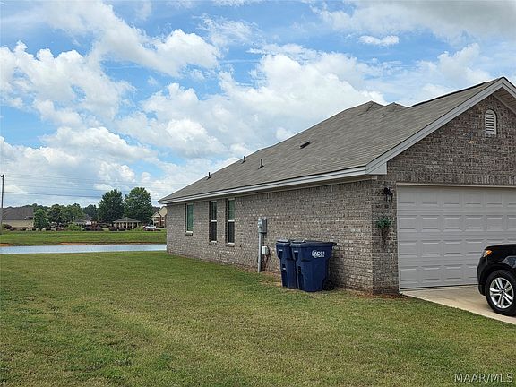 3rd image of 72 Oasis Dr