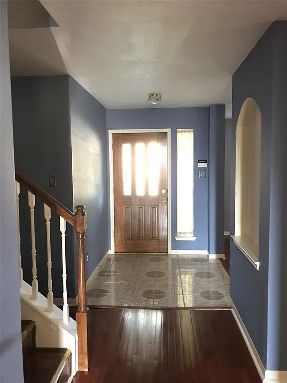 4 bed, 2.5 bath, 2377 sqft, $2,500 — Photo 4