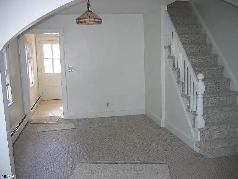 2 bed, 1.0 bath, $1,800 — Photo 2