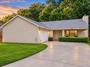 1144 Castlewood Ct, Desoto, TX 75115