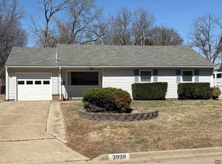 3908 SW 26th St, Topeka, KS 66614