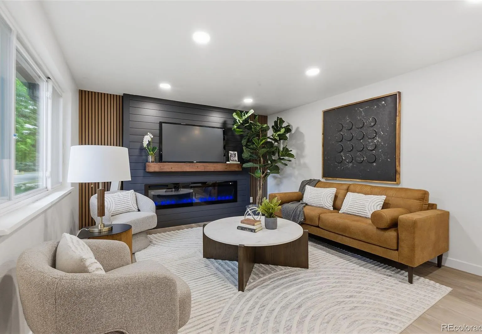 5 bed, 3.0 bath, 2138 sqft, $4,300 — Photo 2