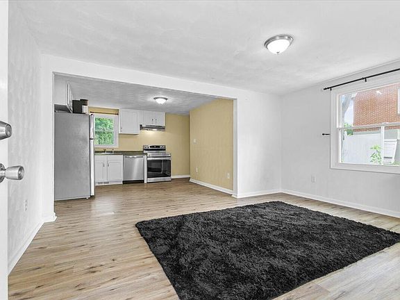 4th image of 2633 Springhill Dr NW