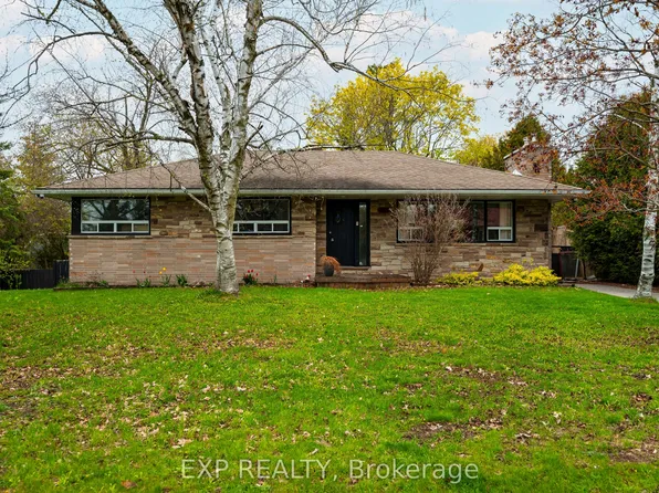 16 Carberry St, Erin, ON N0B 1T0