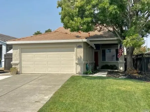 561 Edenderry Dr, Vacaville, CA 95688