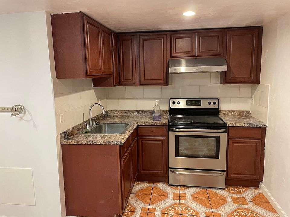 1st image of 531 N 13th St Floor 3