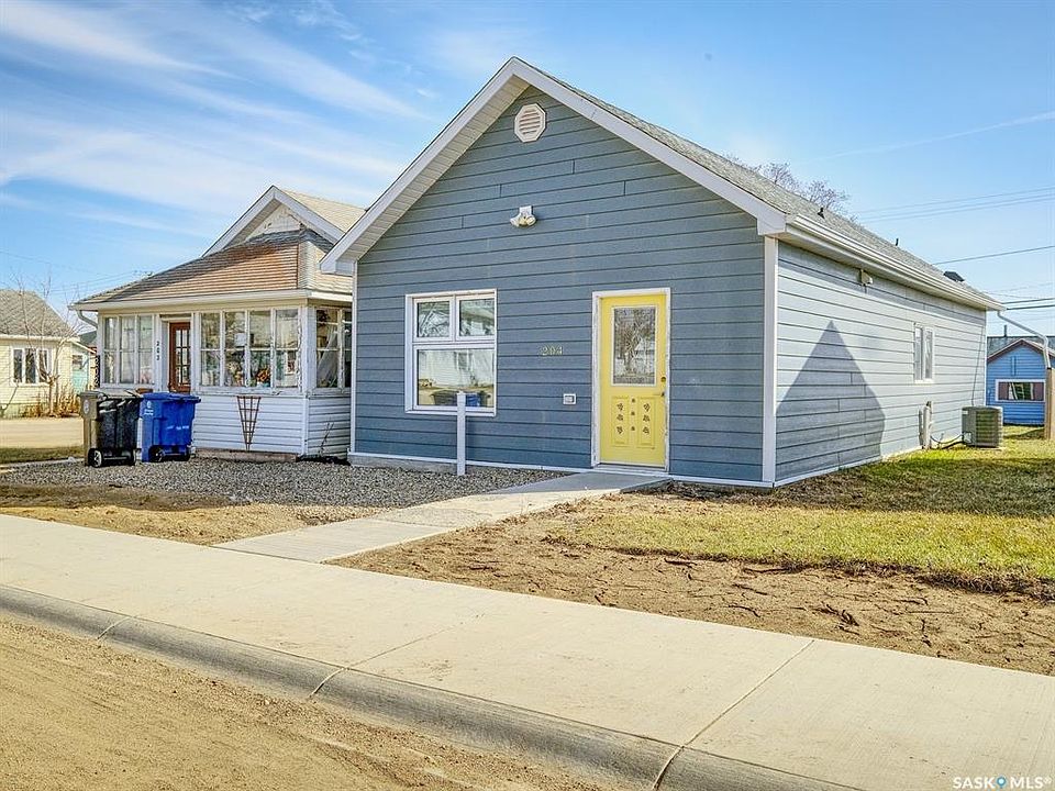 1st image of 204 2nd AVENUE W