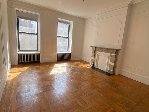 3rd image of 309 W 54th St APT 3B