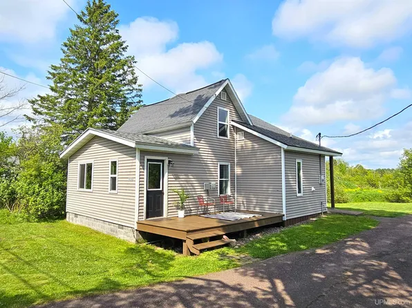 46540 Naumkeg St, Atlantic Mine, MI 49905